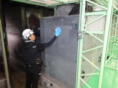 【火災】自動車整備工場における汚染除去(すす洗浄)作業